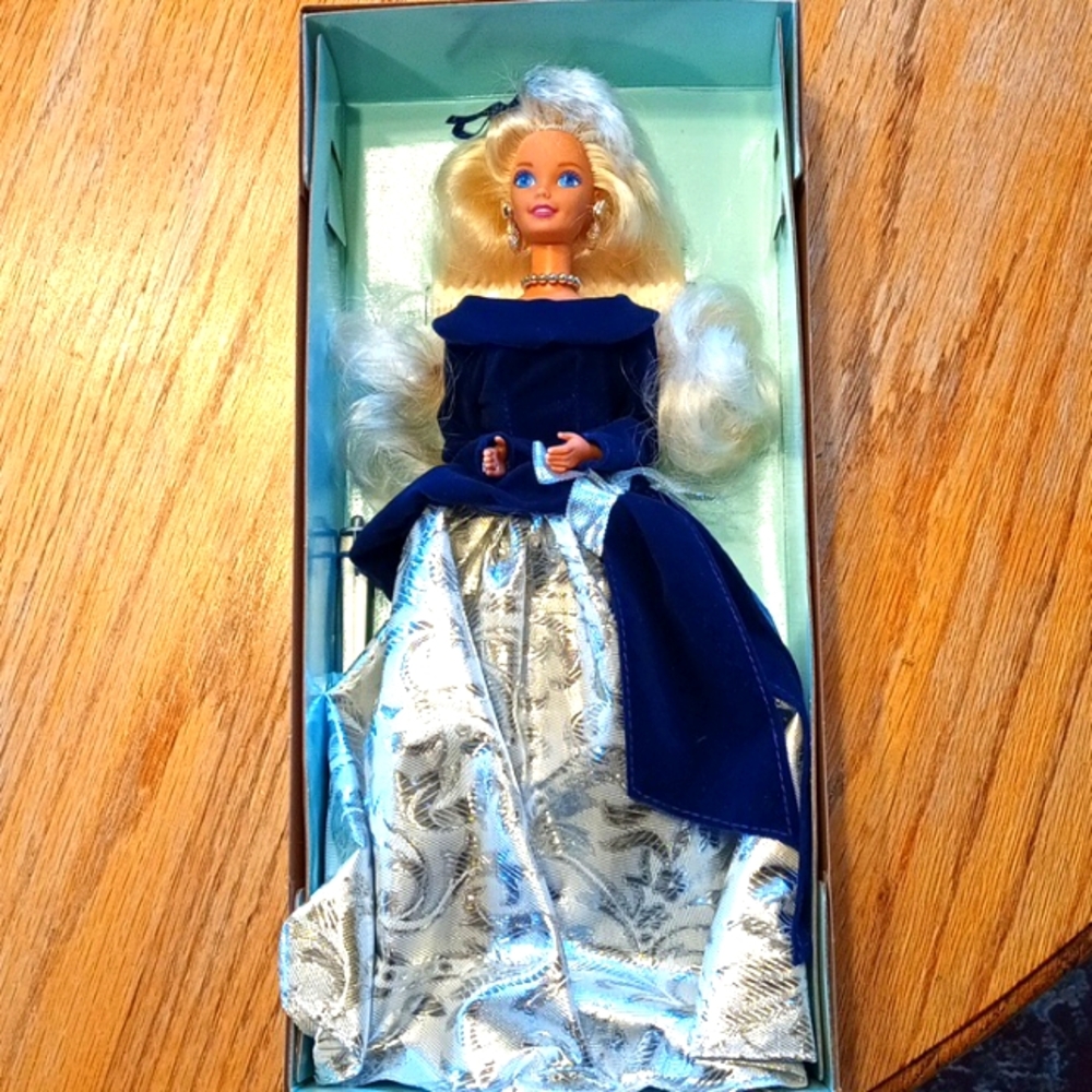 Barbie Vintage Avon Exclusive, Special Edition Winter Velvet Still with Box
